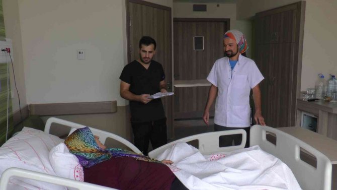 Ayşe Teyzenin Bacağı Kesilmeden Kurtarıldı