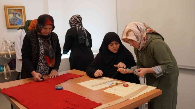 Keçmek’te Eğitimler Başladı