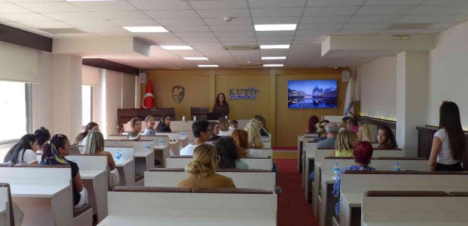 Kuto’da Kadın Girişimcilere İ̇şletme Merceği Toplantısı Düzenlendi