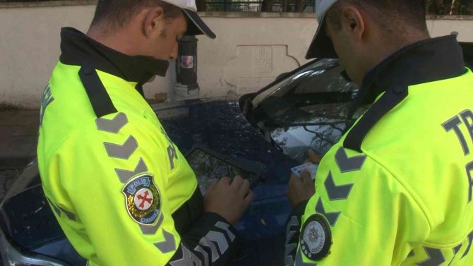 Maltepe’de Okul Önlerinde Denetim