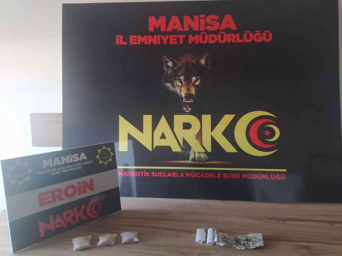 Manisa’da Eroin Ve Esrar Yakalandı: 3 Gözaltı