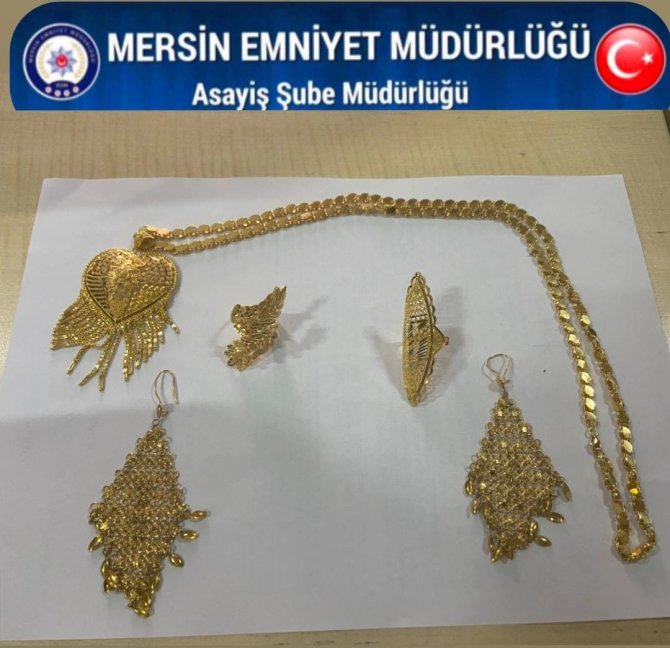 Çaldığı Ziynet Eşyalarıyla Yakalandı