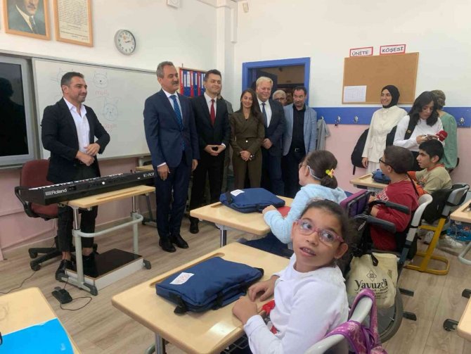 Milli Eğitim Bakanı Özer İlham Kaynağım Dediği ‘Asya’yı Ziyaret Etti