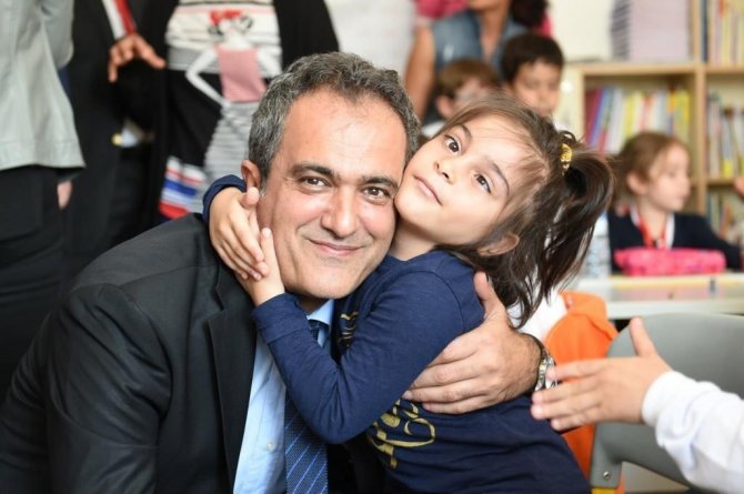 Milli Eğitim Bakanı Özer İlham Kaynağım Dediği ‘Asya’yı Ziyaret Etti