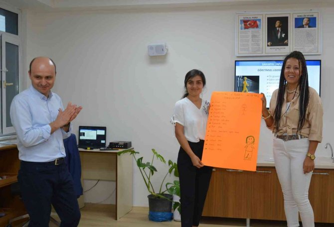 Bu Model İle Öğretmenler İstediği Semineri İstediği Eğitmenden Yüz Yüze Alabiliyor