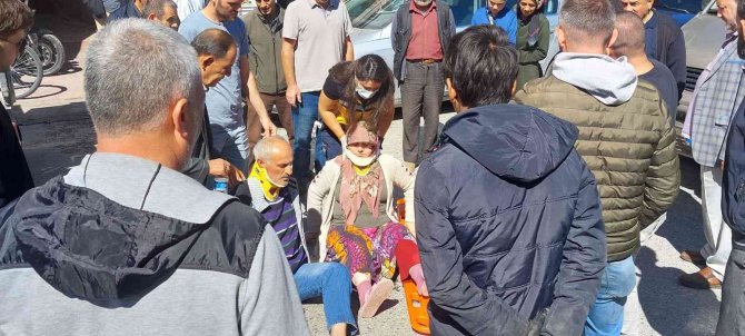 Minibüs İle Motosiklet Çarpıştı: 2 Yaralı