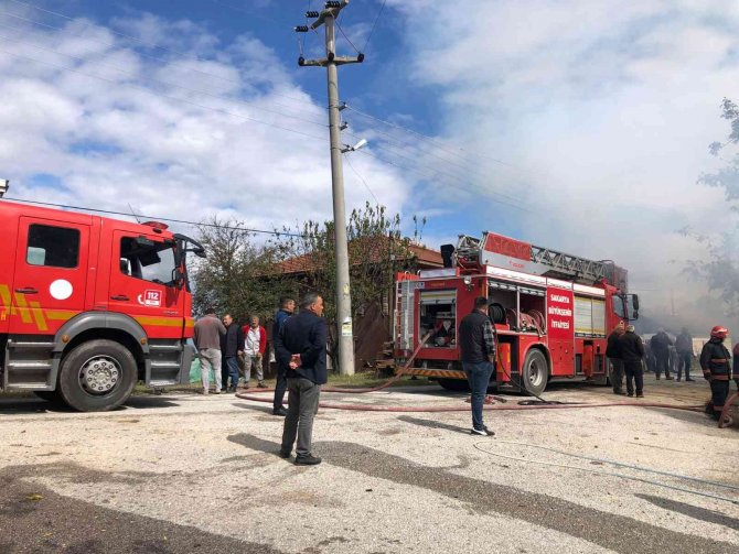 Fındık İşçilerinin Kaldığı Baraka Küle Döndü