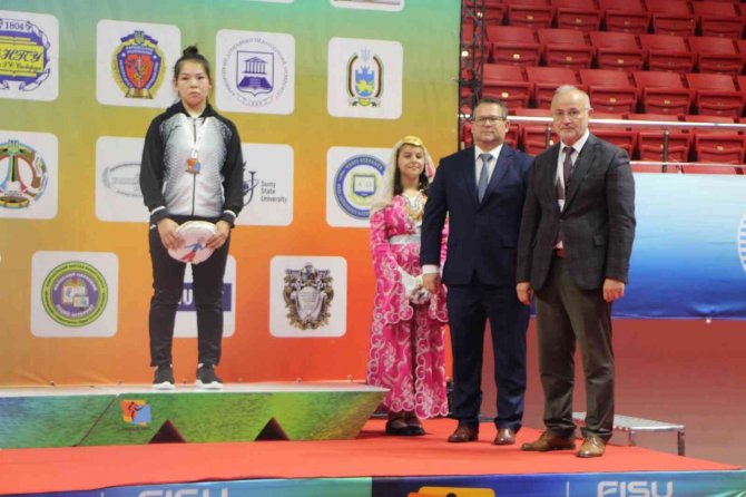 Omü’lü Sporculardan 1 Altın Ve 1 Gümüş Madalya