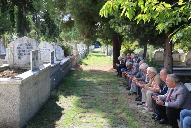 Aşık Kemali Bülbül Vefatının 10’uncu Yılında Kabri Başında Dualarla Anıldı