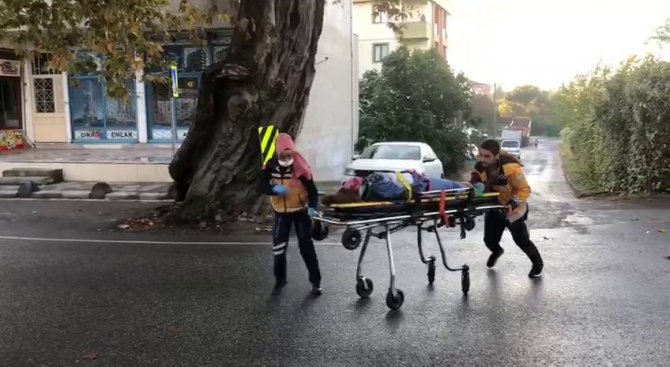 Sancaktepe’de İki Servis Aracı Çarpıştı: 4 Yaralı
