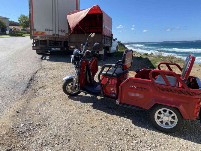 3 Tekerli Elektrikli Motor Devrildi: 1 Yaralı