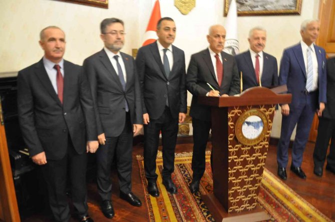 Bakan Kirişci Kars’ta