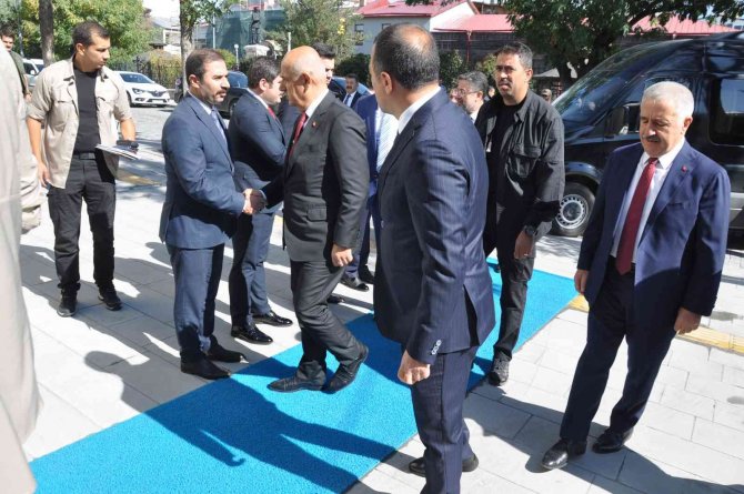 Bakan Kirişci Kars’ta