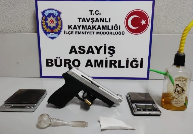 Tavşanlı’da Uyuşturucu Ticareti Yaptığı İddia Edilen Kişi Tutuklandı