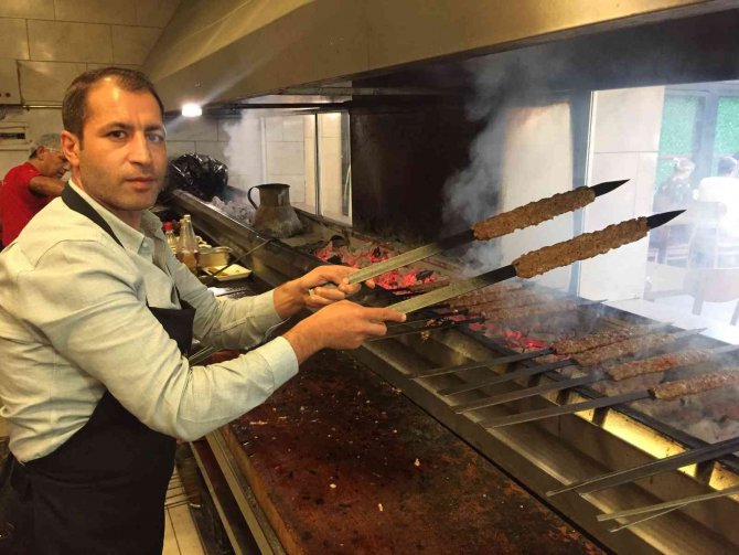 Haaland’a Adana’dan Kebap