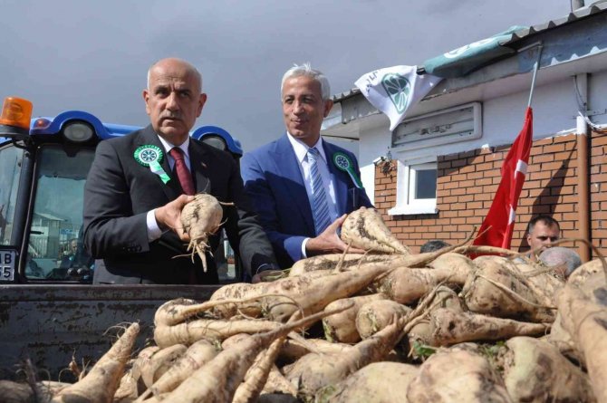 Bakan Kirişci, Şeker Fabrikası’nın 2022-2023 Pancar Alım Kampanyasında Müjdeyi Verdi