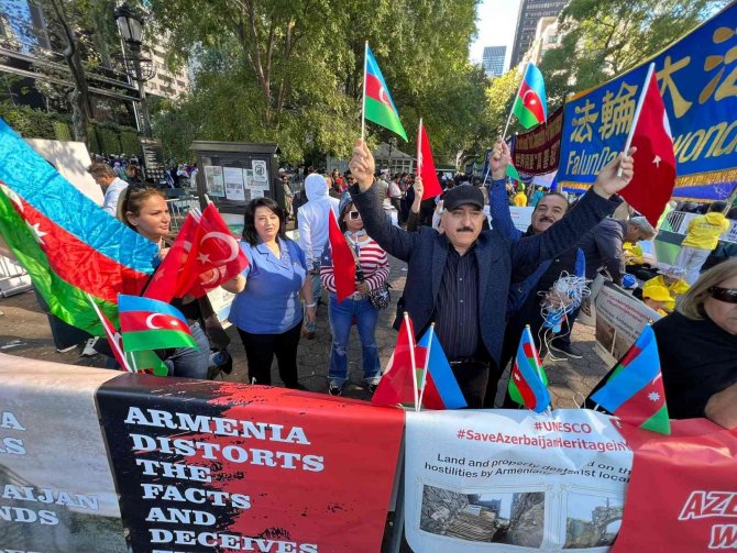 New York’taki Bm Genel Merkezi Önünde “Ermenistan” Protestosu