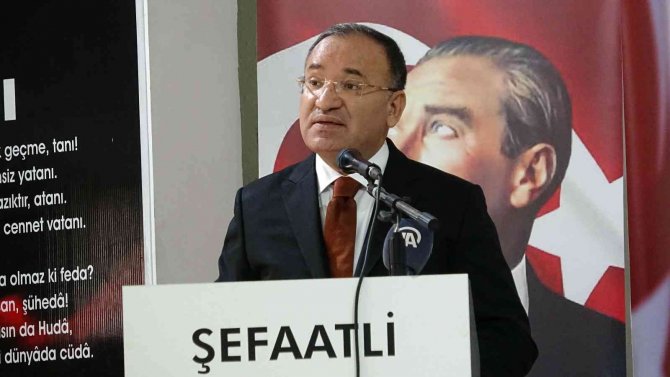 Bakan Bozdağ: “Türk Milleti Türkiye’nin Geleceğini Sende Nasıl Görsün, Sana Nasıl Umut Bağlasın”