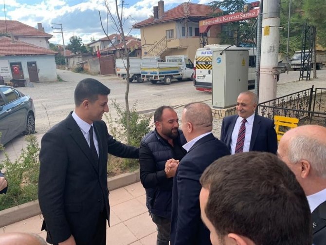 İ̇zzet Ulvi Yönter, Çifteler Belediyesi’ni Ziyaret Etti