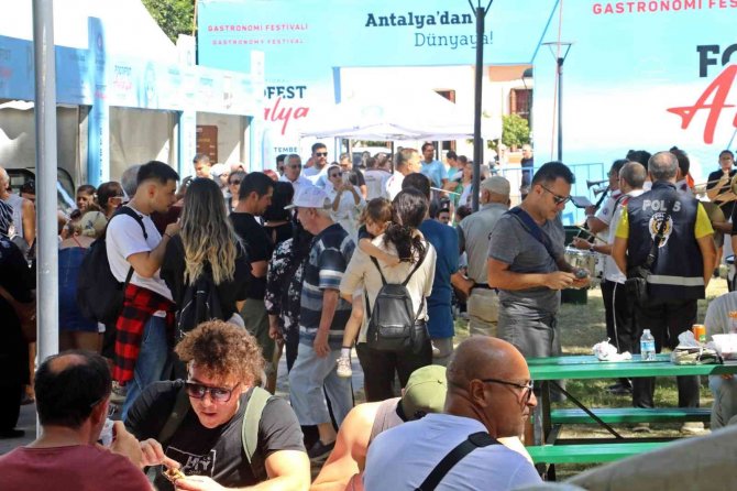 Antalya’da ‘Food Fest’ Alanına Yoğun İlgi