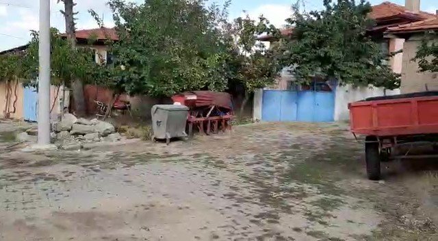 Tatil Bahanesiyle Geldiği Annesinin 5 Komşusunu Soydu