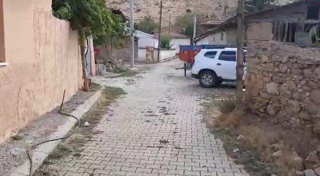 Tatil Bahanesiyle Geldiği Annesinin 5 Komşusunu Soydu