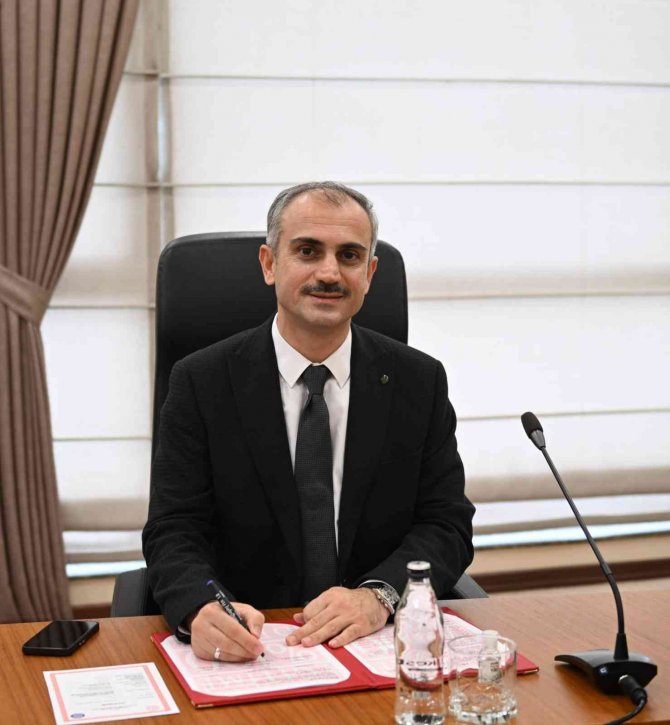 Çayırova Spor Lisesi İçin İmzalar Atıldı