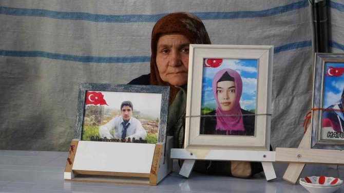Aileler Evlatlarını Bin 118 Gündür Hdp’den İstiyor