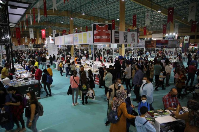 Ege’nin En Büyük Kitap Fuarı Kapılarını 5. Kez Açıyor