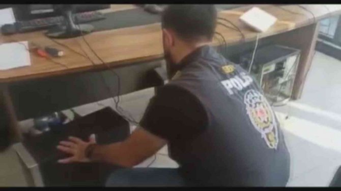 Diyarbakır Merkezli Dev Veri Avı Operasyonunda 10 Hacker Yakalandı