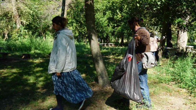Üç Ülkenin Gençleri Edirne’de Bir Araya Gelerek Çevre Temizliği Yaptı