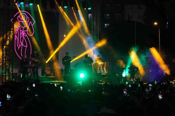 Melike Şahin Konseri Yoğun İlgi Gördü