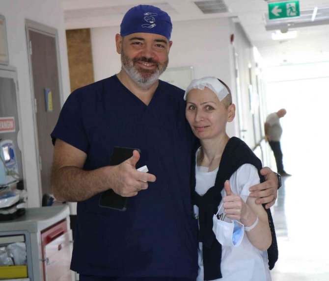 Tekerlekli Sandalye İle Geldi, Yürüyerek Ülkesine Gitti