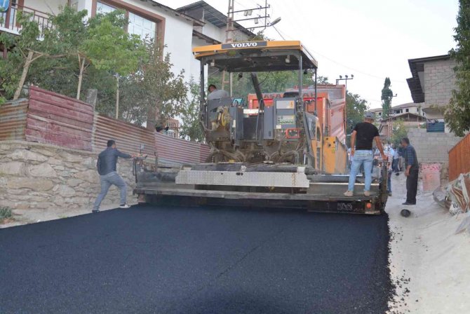 Vali Akbıyık, Asfalt Çalışmalarını Yerinde Denetledi