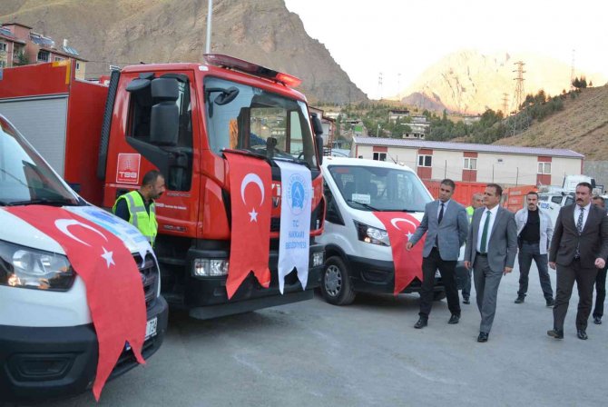 Hakkari Belediyesi Araç Filosuna 3 Araç Daha Ekledi