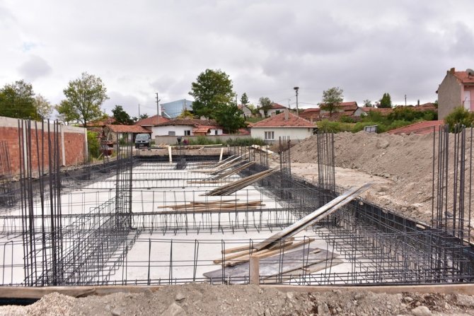 İ̇nönü’de Sosyal Tesis Alanı Projesi Çalışmaları Devam Ediyor