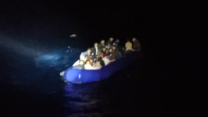 İ̇zmir Açıklarında 106 Göçmen Kurtarıldı
