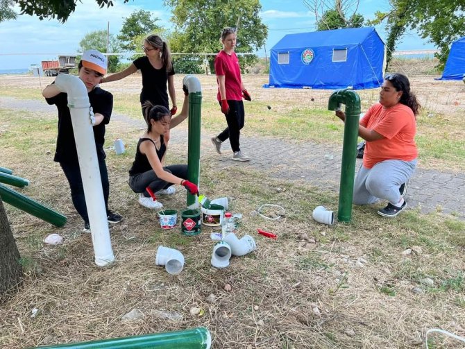 Yabancı Gençler, Kastamonu’da Çevreyi Temizledi, Sokak Hayvanlarını Besledi