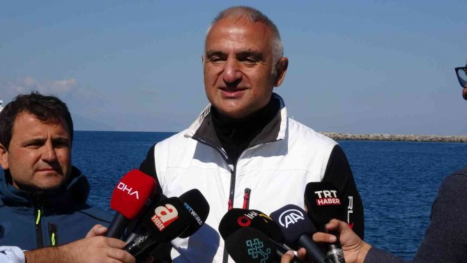 Bakan Ersoy, Çanakkale Savaşlarında Batan Lundy Gemisine Daldı