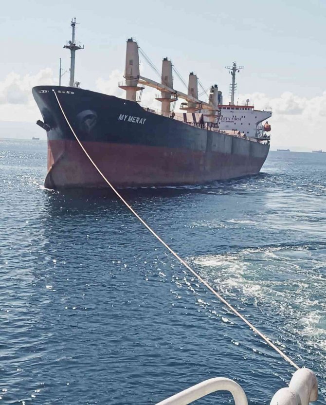 Marmara Denizi’nde Makinesi Arıza Yapan Gemi Ahırkapı’ya Demirledi