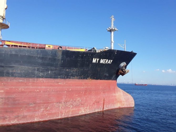 Marmara Denizinde Makinesi Arıza Yapan Gemiye Ekipler Müdahale Ediyor