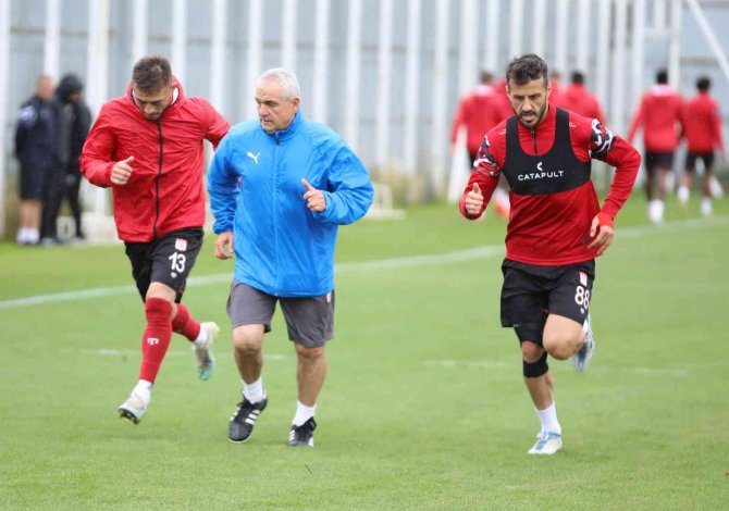 Sivasspor, Sağanak Altında Çalıştı
