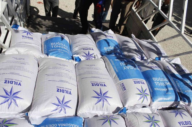 Erciş’te Çiftçilere Yüzde 75 Hibeli Buğday Arpa Tohumu Desteği Yapıldı