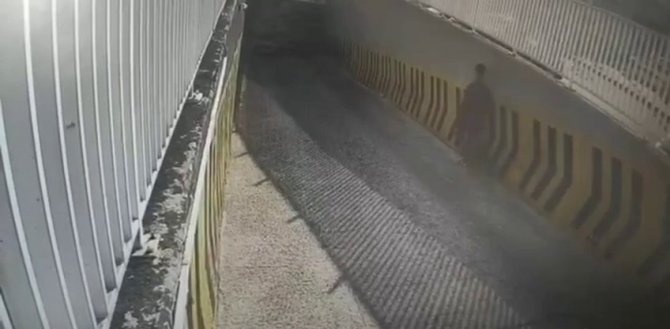Ümraniye’de Doktorun 600 Bin Tl’lik Motosikletini Çalan Hırsız Güvenlik Kamerasında