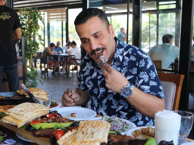 Adana Kebaba Ateşli Sunum