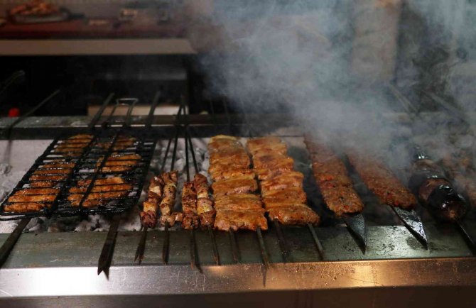 Adana Kebaba Ateşli Sunum
