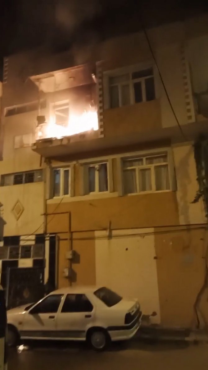 İ̇kamet Yangını Paniğe Neden Oldu