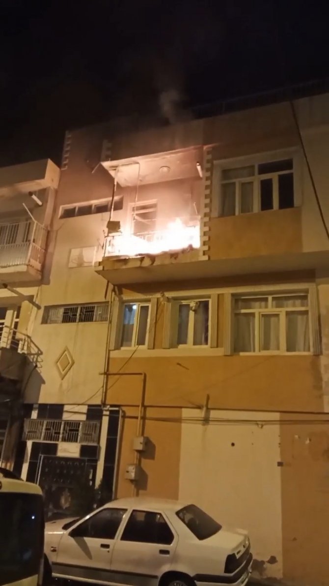 İ̇kamet Yangını Paniğe Neden Oldu