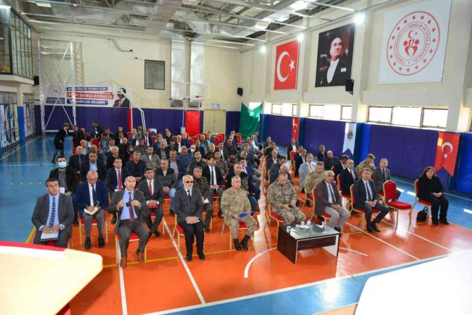 Vali Öner, Muhtarlarla Buluşmalarını Sürdürüyor