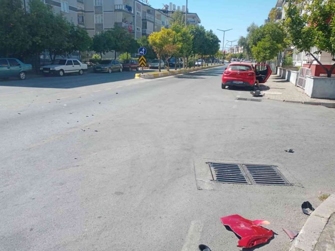 Otomobil İle Motosiklet Çarpıştı: 1 Yaralı